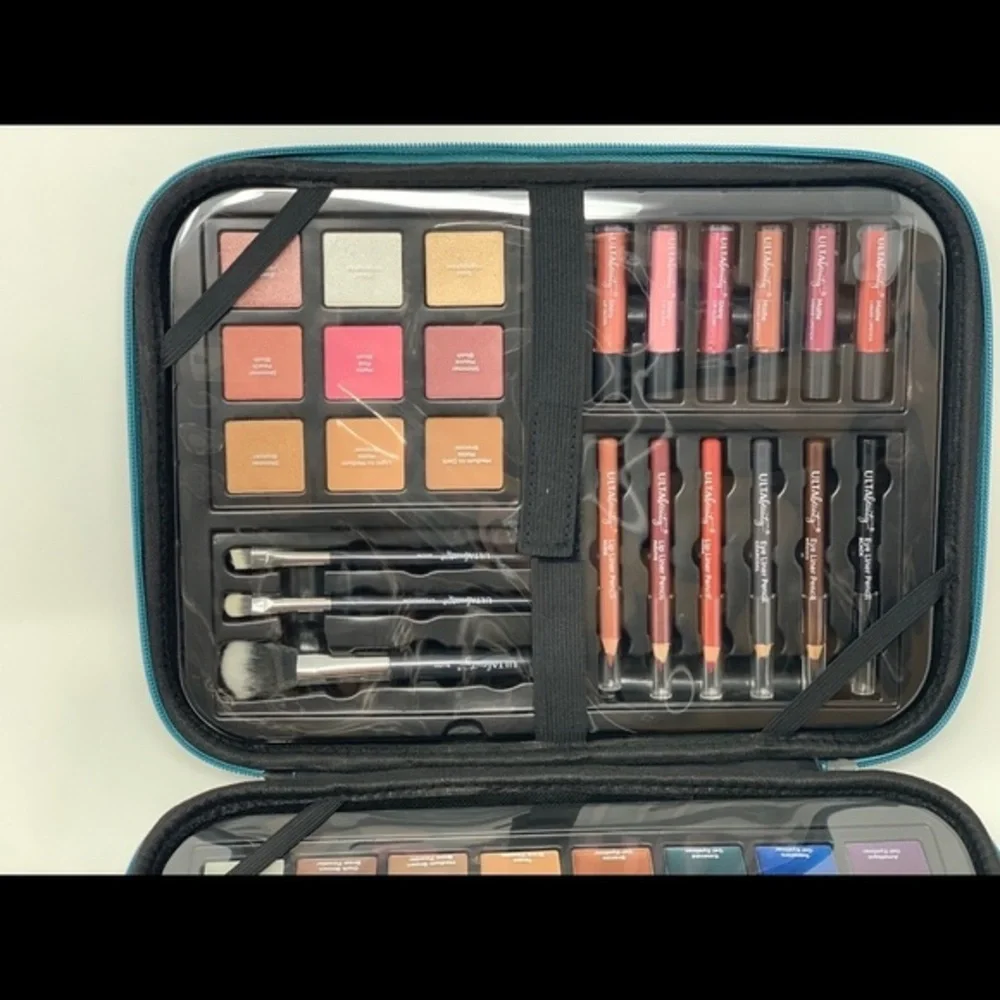 Ulta beauty glamour on the go 95 piece makeup set